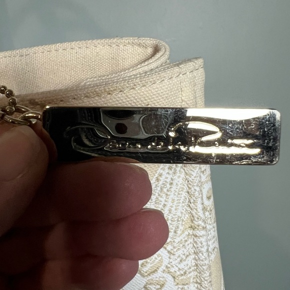 Oscar de la Renta Cream and White Floral Tote - Picture 4 of 7